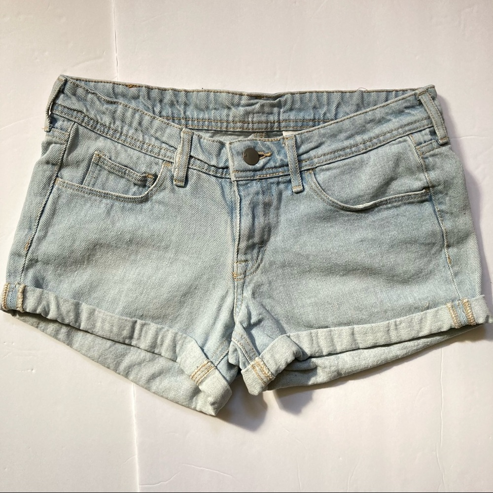 H&M | Skinny Low Waist Jean Shorts